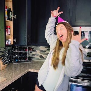 Meet your Posher, Annalia